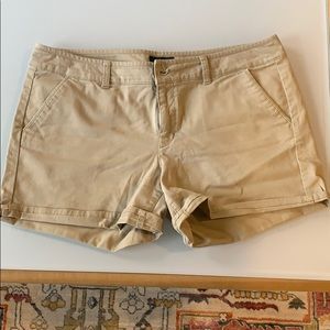 American Eagle Khaki Midi Shorts 14